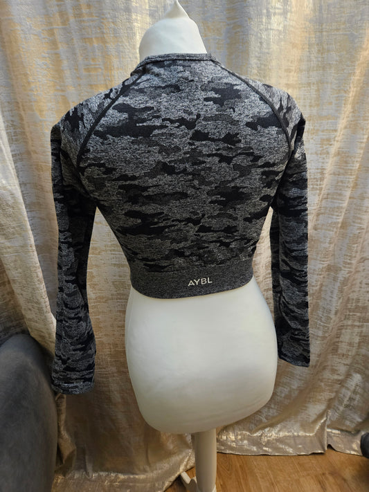 AYBL Long Sleeve Camo Seamless Sports Crop Top – Grey/Black – Size L